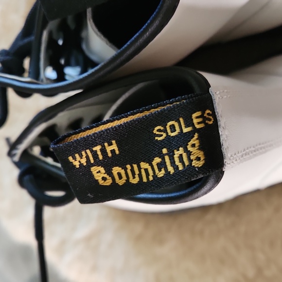 NWOT Dr. Martens Zavala Air Wair White Leather Combat Boots Size 8 🤍🖤 - Picture 5 of 15